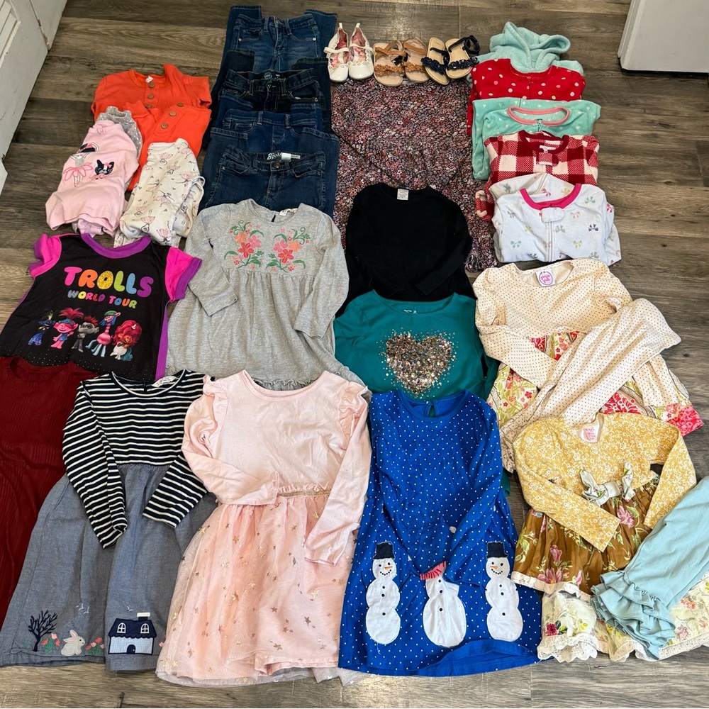 Girls LOT of 4/5t and size 9 shoes